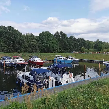 度假居 Reihenhaus Mit Wlan In Am Mueritzsee